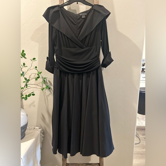 Jessica Howard Dresses & Skirts - Jessica Howard Black Long Sleeve Midi Dress. Perfect MOB dress